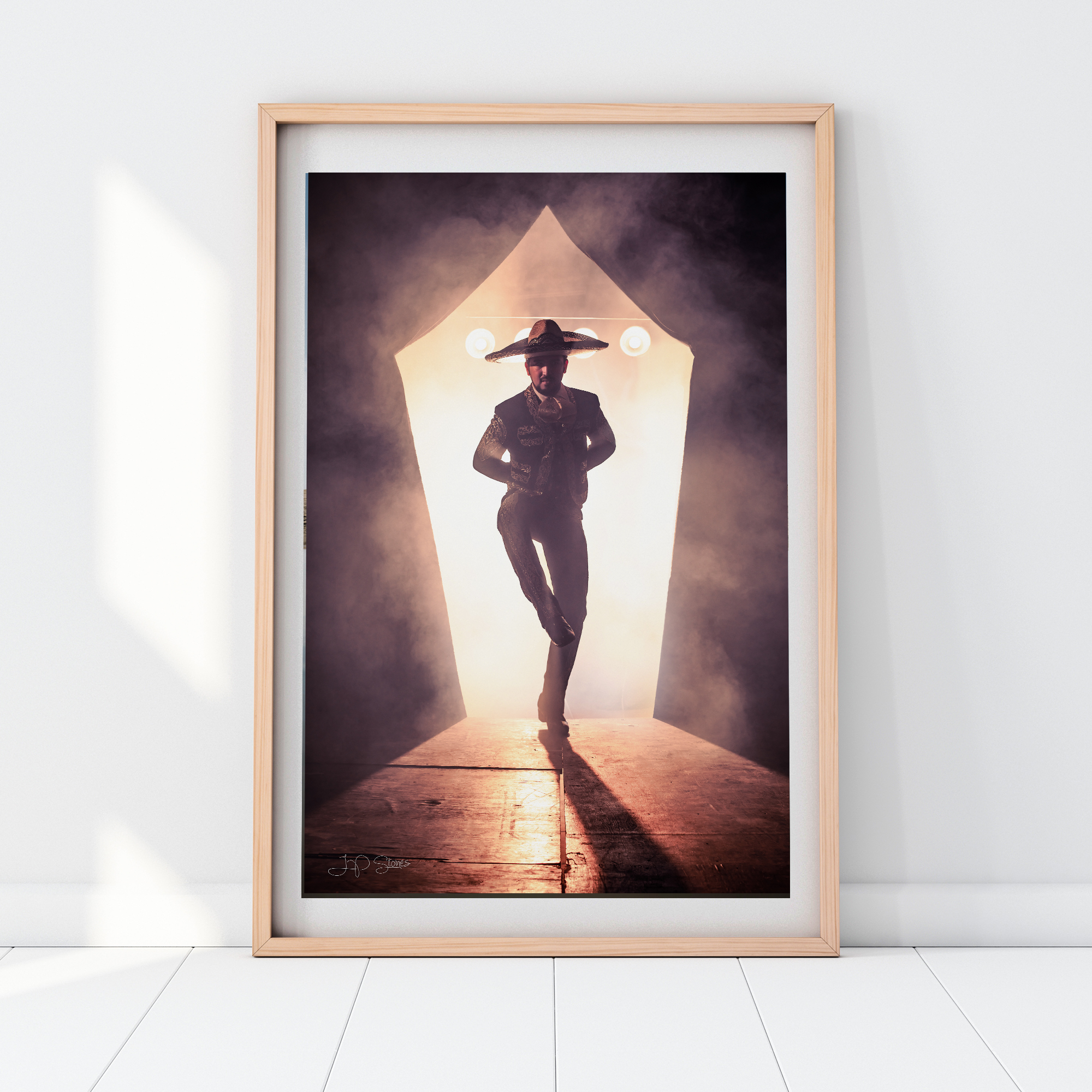 6409_frame_wood_light_vertical